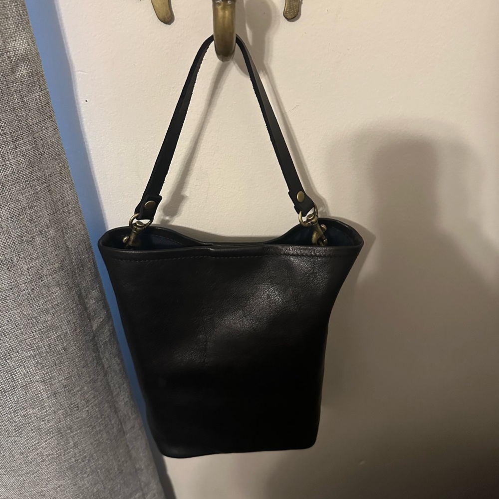 Parker Thatch micro Jane in black leather. EUC